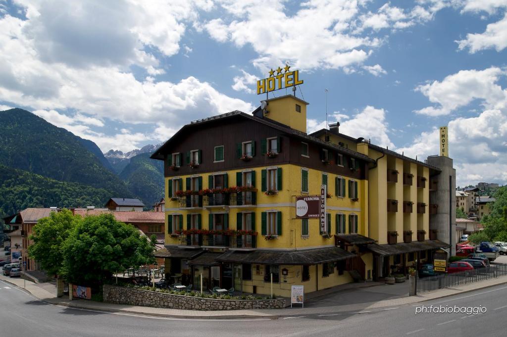 Hotel Ferrovia Calalzo di Cadore Екстер'єр фото