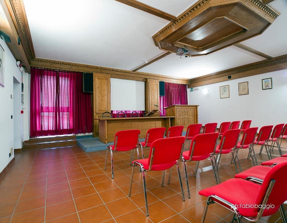 Hotel Ferrovia Calalzo di Cadore Екстер'єр фото